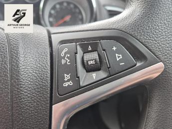 Vauxhall Astra 1.6 16v Design Hatchback 5dr Petrol Auto Euro 5 (115 ps)