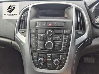 Vauxhall Astra 1.6 16v Design Hatchback 5dr Petrol Auto Euro 5 (115 ps)