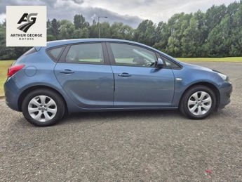 Vauxhall Astra 1.6 16v Design Hatchback 5dr Petrol Auto Euro 5 (115 ps)