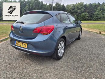 Vauxhall Astra 1.6 16v Design Hatchback 5dr Petrol Auto Euro 5 (115 ps)