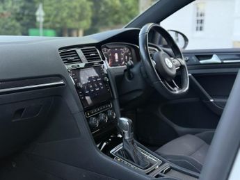 Volkswagen Golf 2.0 TSI R Estate 5dr Petrol DSG 4Motion Euro 6 (s/s) (300 ps)