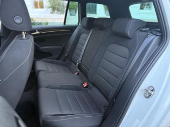Volkswagen Golf 2.0 TSI R Estate 5dr Petrol DSG 4Motion Euro 6 (s/s) (300 ps)