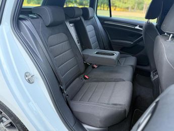 Volkswagen Golf 2.0 TSI R Estate 5dr Petrol DSG 4Motion Euro 6 (s/s) (300 ps)