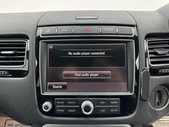 Volkswagen Touareg 3.0 TDI V6 BlueMotion Tech R-Line SUV 5dr Diesel Tiptronic 4WD E