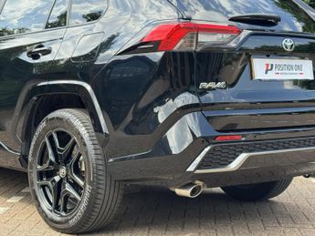 Toyota RAV4 2.5 VVT 18.1kWh GR SPORT SUV 5dr Petrol Plug-in Hybrid CVT 4WD E