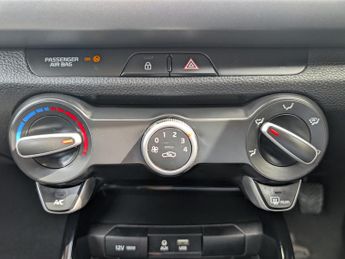 Kia Rio 1.4 CRDi 2 Hatchback 5dr Diesel Manual Euro 6 (s/s) (76 bhp)