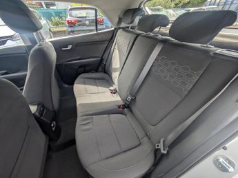 Kia Rio 1.4 CRDi 2 Hatchback 5dr Diesel Manual Euro 6 (s/s) (76 bhp)