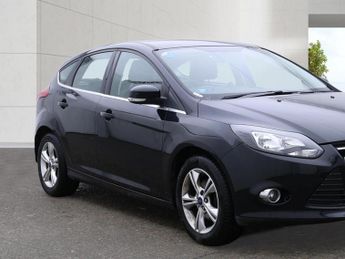 Ford Focus 1.6 Zetec Hatchback 5dr Petrol Powershift Euro 5 (125 ps)