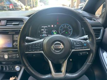 Nissan Leaf 40kWh Tekna Hatchback 5dr Electric Auto (150 ps)