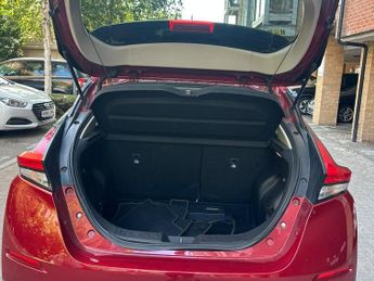 Nissan Leaf 40kWh Tekna Hatchback 5dr Electric Auto (150 ps)
