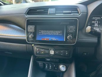 Nissan Leaf 40kWh Tekna Hatchback 5dr Electric Auto (150 ps)