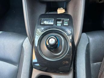 Nissan Leaf 40kWh Tekna Hatchback 5dr Electric Auto (150 ps)
