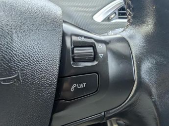 Peugeot 2008 1.2 PureTech Allure SUV 5dr Petrol Manual Euro 6 (82 ps)