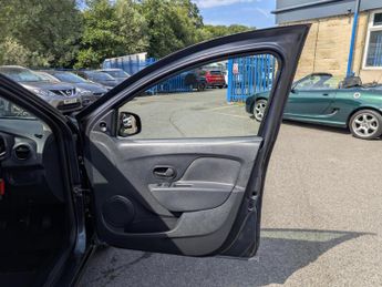 Dacia Sandero 1.0 SCe Ambiance Hatchback 5dr Petrol Manual Euro 6 (75 ps)