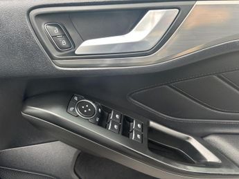 Ford Focus 1.0T EcoBoost Titanium Estate 5dr Petrol Auto Euro 6 (s/s) (125 