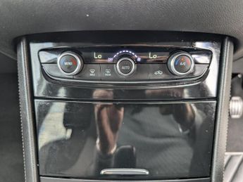 Vauxhall Grandland X 1.2 Turbo SE Premium SUV 5dr Petrol Manual Euro 6 (s/s) (130 ps)
