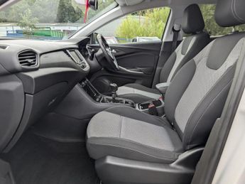 Vauxhall Grandland X 1.2 Turbo SE Premium SUV 5dr Petrol Manual Euro 6 (s/s) (130 ps)