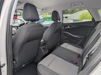 Vauxhall Grandland X 1.2 Turbo SE Premium SUV 5dr Petrol Manual Euro 6 (s/s) (130 ps)