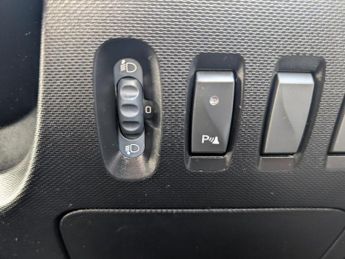 Renault Twingo 0.9 TCe Iconic Hatchback 5dr Petrol EDC Euro 6 (90 ps)