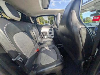 Renault Twingo 0.9 TCe Iconic Hatchback 5dr Petrol EDC Euro 6 (90 ps)