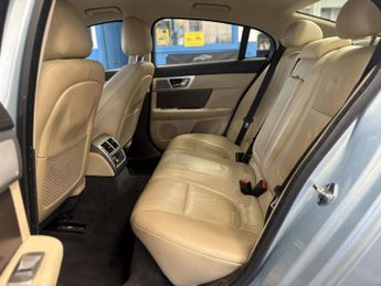 Jaguar XF 2.2d Luxury Saloon 4dr Diesel Auto Euro 5 (s/s) (190 ps)