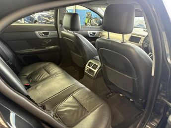 Jaguar XF 2.2d Luxury Saloon 4dr Diesel Auto Euro 5 (s/s) (163 ps)