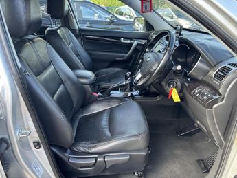 Kia Sorento 2.2 CRDi KX-2 SUV 5dr Diesel Manual AWD Euro 5 (194 bhp)