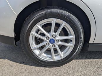 Ford C-Max 1.0T EcoBoost Zetec MPV 5dr Petrol Manual Euro 6 (s/s) (125 ps)