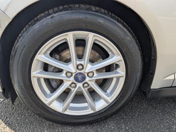 Ford C-Max 1.0T EcoBoost Zetec MPV 5dr Petrol Manual Euro 6 (s/s) (125 ps)