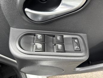Dacia Duster 1.5 dCi Laureate SUV 5dr Diesel Manual Euro 6 (s/s) (110 ps)