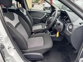 Dacia Duster 1.5 dCi Laureate SUV 5dr Diesel Manual Euro 6 (s/s) (110 ps)