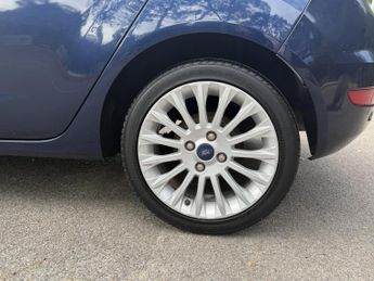 Ford Fiesta 1.4 Titanium Hatchback 5dr Petrol Automatic (149 g/km, 94 bhp)