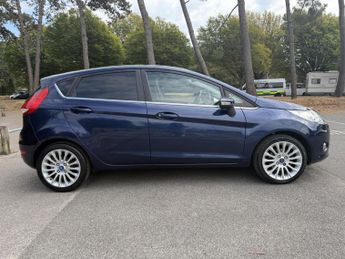 Ford Fiesta 1.4 Titanium Hatchback 5dr Petrol Automatic (149 g/km, 94 bhp)