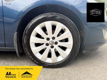 Vauxhall Astra 1.6 16v Elite Hatchback 5dr Petrol Easytronic Euro 5 (115 ps)