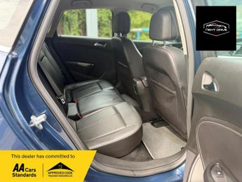 Vauxhall Astra 1.6 16v Elite Hatchback 5dr Petrol Easytronic Euro 5 (115 ps)