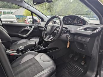Peugeot 2008 1.2 PureTech Allure SUV 5dr Petrol Manual Euro 6 (s/s) (110 ps)