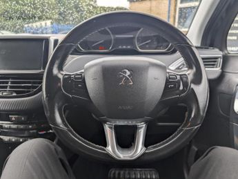 Peugeot 2008 1.2 PureTech Allure SUV 5dr Petrol Manual Euro 6 (s/s) (110 ps)