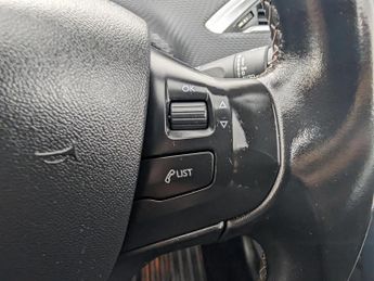 Peugeot 2008 1.2 PureTech Allure SUV 5dr Petrol Manual Euro 6 (s/s) (110 ps)