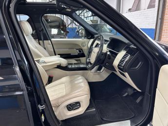 Land Rover Range Rover 4.4 SD V8 Vogue SE SUV 5dr Diesel Auto 4WD Euro 5 (339 ps)