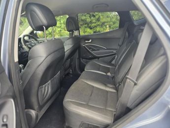 Hyundai Santa Fe 2.2 CRDi Blue Drive Premium SUV 5dr Diesel Manual 4WD Euro 6 (s/