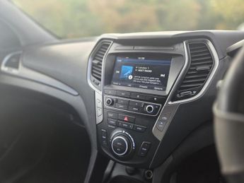 Hyundai Santa Fe 2.2 CRDi Blue Drive Premium SUV 5dr Diesel Manual 4WD Euro 6 (s/