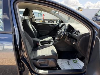 Volkswagen Golf 1.6 TDI Match Hatchback 5dr Diesel DSG Euro 5 (105 ps)