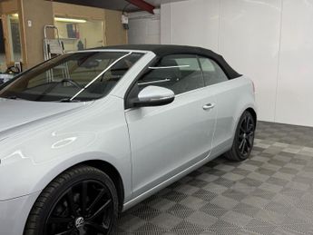 Volkswagen Golf 2.0 TDI BlueMotion Tech GT Cabriolet 2dr Diesel DSG Euro 5 (s/s)