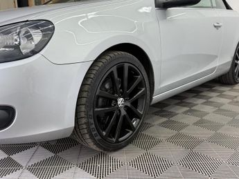 Volkswagen Golf 2.0 TDI BlueMotion Tech GT Cabriolet 2dr Diesel DSG Euro 5 (s/s)