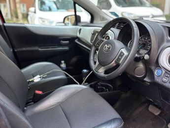 Toyota Yaris 1.5 VVT-h Trend Hatchback 5dr Petrol Hybrid CVT Euro 5 (101 ps)