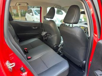 Toyota Yaris 1.5 VVT-h Trend Hatchback 5dr Petrol Hybrid CVT Euro 5 (101 ps)