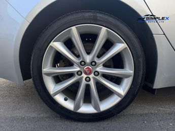 Jaguar XF 2.0d Portfolio Saloon 4dr Diesel Auto AWD Euro 6 (s/s) (240 ps)