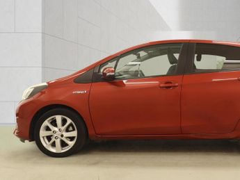 Toyota Yaris 1.5 VVT-h T Spirit Hatchback 5dr Petrol Hybrid CVT Euro 5 (101 p