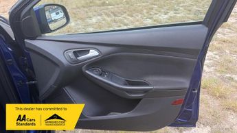 Ford Focus 1.0T EcoBoost Zetec S Hatchback 5dr Petrol Manual Euro 6 (s/s) (