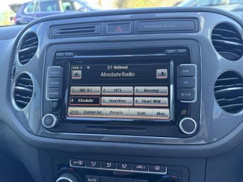 Volkswagen Tiguan 2.0 TDI BlueMotion Tech SE SUV 5dr Diesel Manual 2WD Euro 5 (s/s